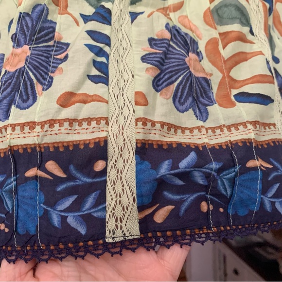 Women’s Farm Rio keyhole Ruffle Top Sz Med - Picture 4 of 12